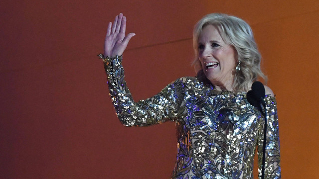 Penampilan Jill Biden saat Bacakan Nominasi di Grammy Awards 2023. Foto: Valerie Macon/ AFP