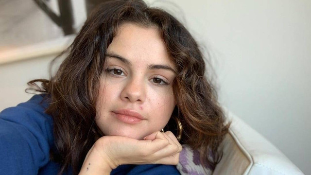 Selena Gomez unggah foto selfie tanpa makeup. Foto: Instagram/@selenagomez