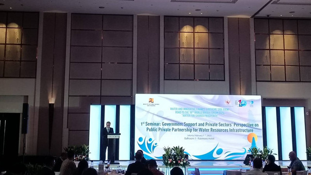 Wakil Ketua Program World Water Forum ke-10, Arie Setiadi membuka Seminar I Sub Tema Water and Innovative Finance di Fairmont Hotel Jakarta dalam rangkaian World Water Forum ke-10 di Fairmont, Jakarta, Selasa (7/2/2023). Foto: Akbar Maulana/kumparan