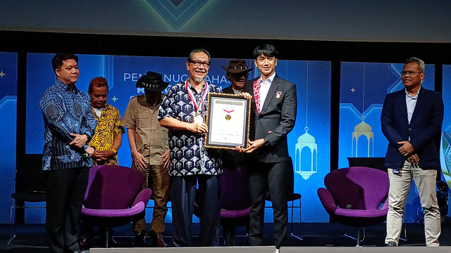 Konferensi pers penyerahan Rekor MURI untuk Sinetron Religi Para Pencari Tuhan. Foto: Aprilandika Pratama/kumparan