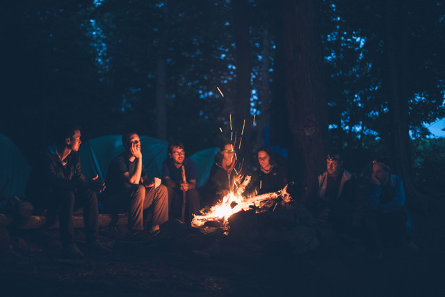Ilustrasi Ice Breaking Tebak-Tebakan yang Menghibur. Foto: Unsplash/Mike Erskine.