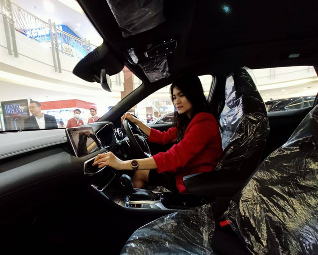 Teknologi i-Smart yang dimiliki New MG HS i-Smart memungkinkan pengendara memberi perintah suara dalam bahasa Inggris untuk berbagai pengaturan. Foto-foto: Masruroh/Basra