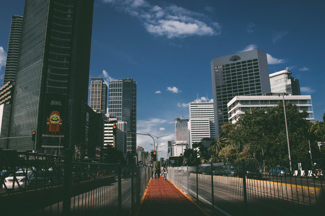 6 Tempat Ngerjain Tugas di Jakarta, Gambar hanyalah ilustrasi bukan tempat sebenarnya, Foto: Unsplash/Pradamas Gifarry.
