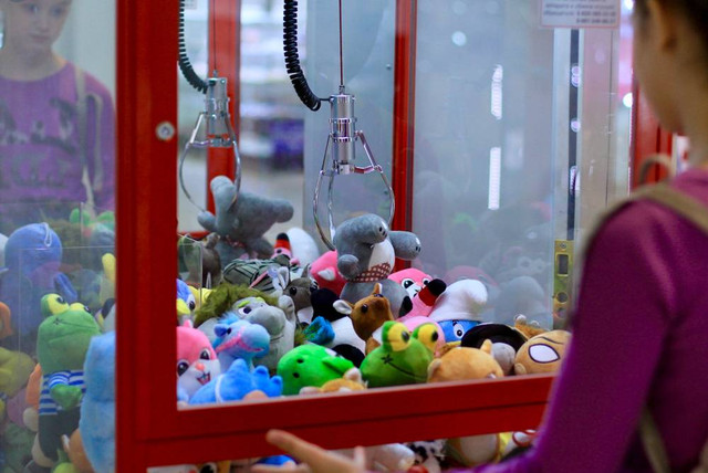 Ilustrasi claw machine. Foto: Shutterstock.