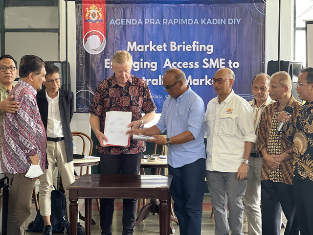 Penandatangan Nota Kesepahaman antara KADIN DIY dan Katama Australia Pty. Ltd. Foto: Eko S Putra