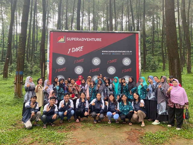 Mahasiswa KKN TIM I UNDIP bersama Ibu-Ibu PKK RW 10 Desa Banyumudal (10/01)