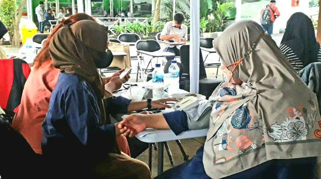 Antusias masyarakat di sekitar Jatipadang, dalam pemenuhan vaksinasi booster kedua menjelang ramadan dan liburan diakhir pekan. (Jumat, 10/02/2023)