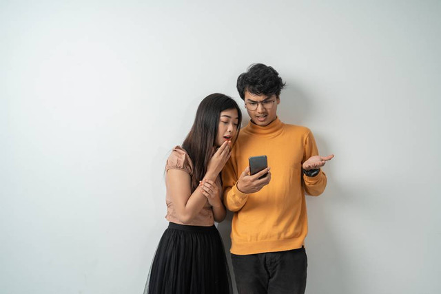 "Setan angin" sedang ramai dibicarakan di media sosial. Fenomena ini dinilai biasa menghantui para pekerja ibu kota. Foto: Shutterstock