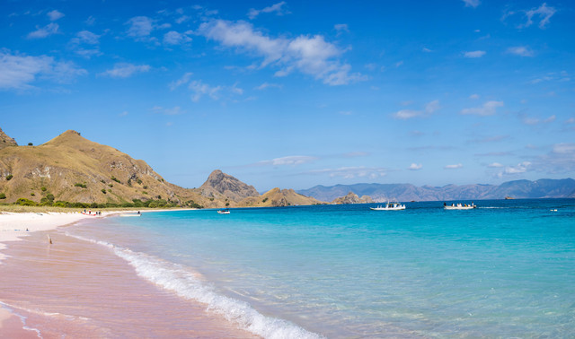  Hotel Dekat Pink Beach Lombok yang Bagus, Foto Unsplash/GMitch Hodiono