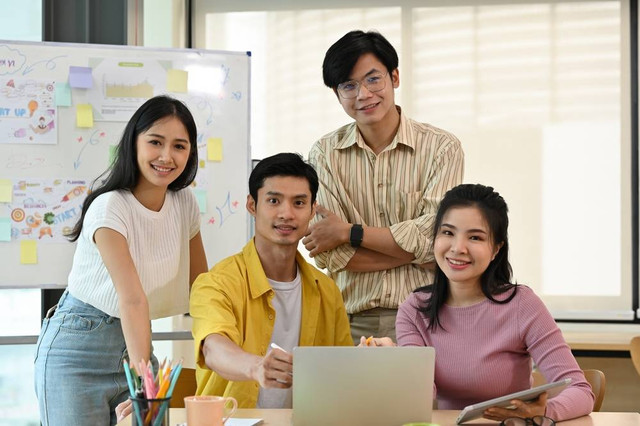 Ilustrasi pekerja ibu kota. Foto: Shutterstock
