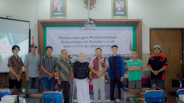 Foto Bersama Tim Pengabdian UMY dengan unsur Kalurahan Sendangarum dan Pemateri 