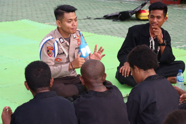 Brigpol Dody Fajar, saat memberikan arahan