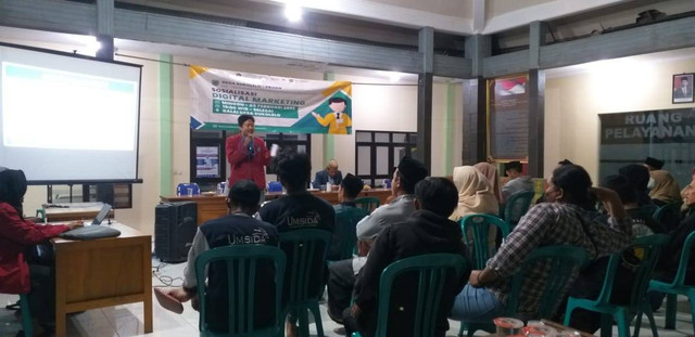 Kegiatan Sosialisasi Digital Marketing Kepada IKM Desa Sukolelo, Dokumentasi Kelompok 15 Tim KKN-P Umsida