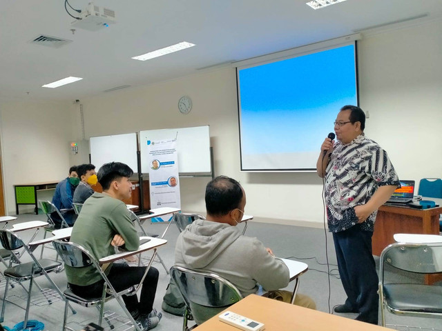 contoh suasana perkuliahan oleh Dr. Hindarto, S.Kom., MT