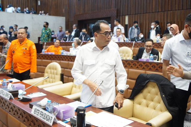 Menteri Perhubungan Budi Karya Sumadi hadiri rapat bersama Komisi V DPR RI, BNPB, dan Korlantas di Kompleks Gedung DPR RI, Rabu (15/2). Foto: Iqbal Firdaus/kumparan