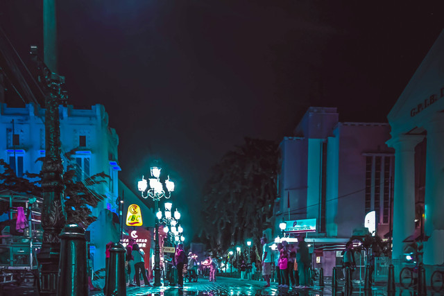  tempat healing di semarang malam hari. sumber foto : unsplash/ron.