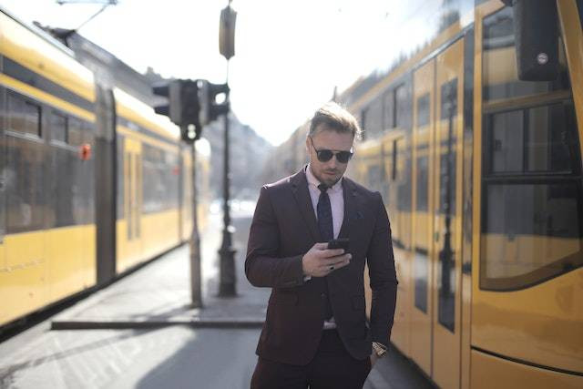 Ilustrasi penampilan maskulin. Foto: Unsplash/Anastase Maragos