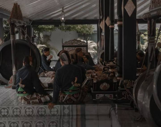 Ilustrasi kesenian dari Suku Jawa. Foto: Unsplash/Reidika Haris