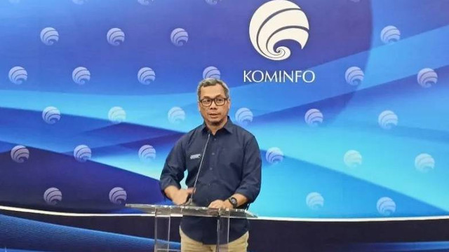 Direktur Jenderal Informasi dan Komunikasi Publik Kementerian Komunikasi dan Informatika Usman Kansong saat memberikan keterangan pers di Gedung Kemenkominfo, Jakarta, Rabu (15/2/2023).  Foto: Fathur Rochman/ANTARA
