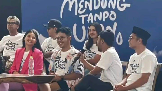 Konferensi pers film Mendung Tanpo Udan di Yogyakarta, Rabu (15/2). Foto: Kris Budiman