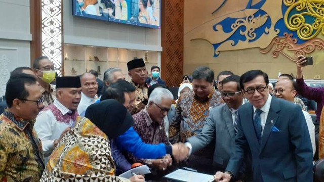 Baleg DPR dan pemerintah setujui Perppu Cipta Kerja dibawa ke rapat paripurna.  Foto: Dok. Istimewa