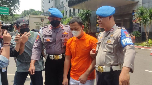 Tampang Bripda Haris Sitanggang, Anggota Densus 88 yang jadi tersangka pembunuhan sopir taksi online di Depok. Foto: Jonathan Devin/kumparan