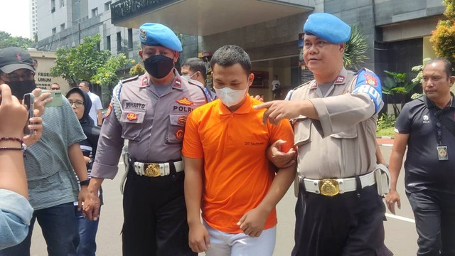 Tampang Bripda Haris Sitanggang, Anggota Densus 88 yang jadi tersangka pembunuhan sopir taksi online di Depok. Foto: Jonathan Devin/kumparan