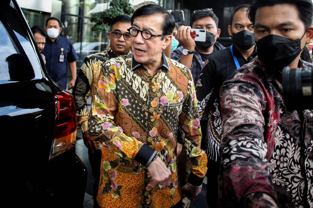 Menteri Hukum dan HAM Yasonna Laoly usai melakukan pertemuan dengan KPK di Gedung Merah Putih KPK, Jakarta, Kamis (16/2/2023). Foto: Rivan Awal Lingga/ANTARA FOTO