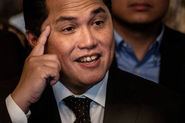 Ketua Umum PSSI terpilih Erick Thohir memberikan keterangan pers dalam Kongres Luar Biasa Persatuan Sepak Bola Seluruh Indonesia (KLB PSSI) 2023 di Jakarta, Kamis (16/2/2023). Foto: Aprillio Akbar/ANTARA FOTO