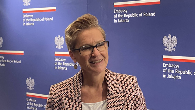 Duta Besar Polandia untuk Indonesia Beata Stoczynska dalam sesi press-briefing di Kedutaan Besar Polandia di Jakarta Pusat, Kamis (16/2/2022).  Foto: Aliyya Bunga/kumparan