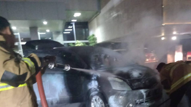 Mobil terbakar di Kompleks DPR/MPR Foto: Dok. Istimewa