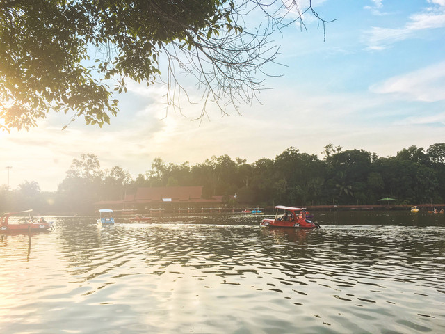 Ilustrasi Tempat Wisata yang Cocok untuk Pacaran di Tangerang, Foto: Unsplash/Farhan Azam.