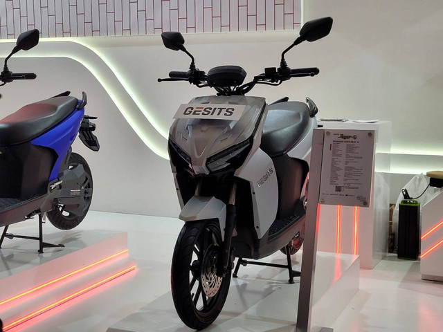 Motor listrik Gesits Raya. Foto: Rizki Fajar Novanto/kumparan