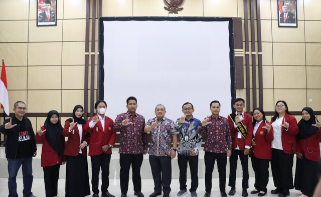 Bersama Puluhan Ribu Mahasiswa, Mahasiswa PGSD FKIP UMPR Ikuti Kampus Mengajar