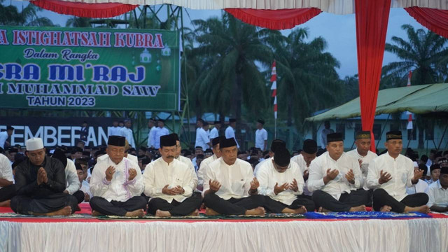 Jajaran TNI memperingati Isra Mikraj di Aceh. Foto: TNI   