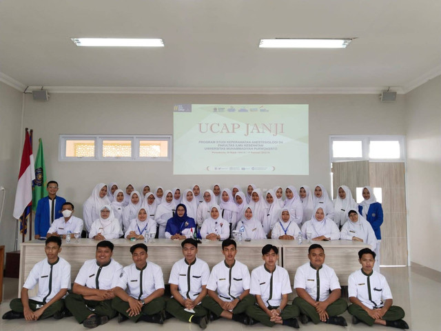 Mahasiswa prodi Anestesiologi UMP PUrwokerto jalani Ucap janji di Gedung baru FIKES Kampus 2 UMP Purwokerto/Foto : Dokpri