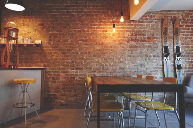 Ilustrasi Cafe untuk Reuni di Malang. Foto: Unplash/Drew Coffman