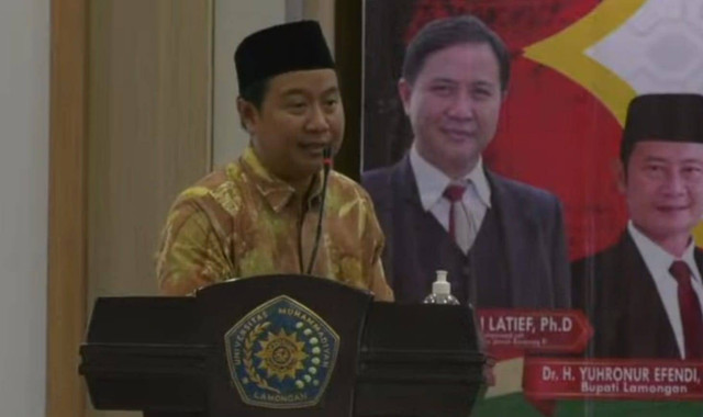 Bendahara Umum PP Muhammadiyah, Hilman Latief, saat memberikan sambutan dalam acara Pelantikan dan Seminar Pra Musyda Muhammadiyah Lamongan. Foto: Muhammadiyah Lamongan