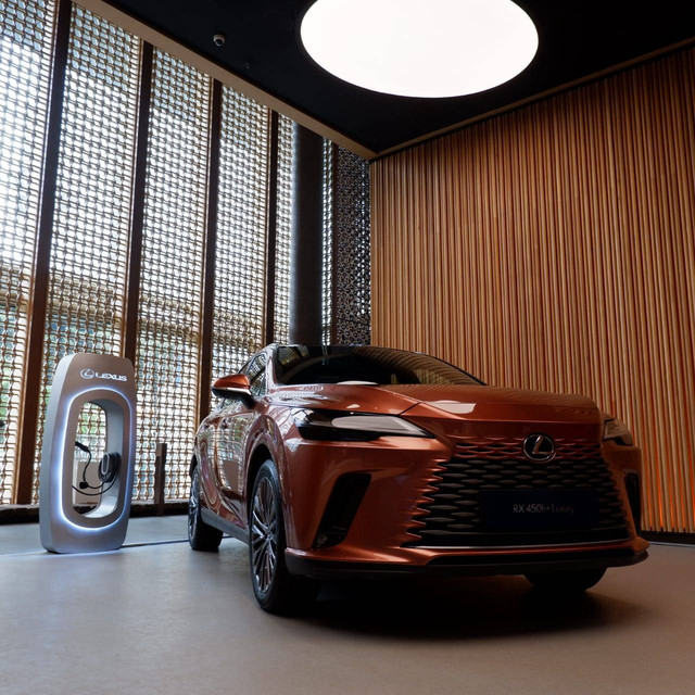 Tampak depan Lexus RX 450h+ Luxury. Foto: Aditya Pratama Niagara/kumparan