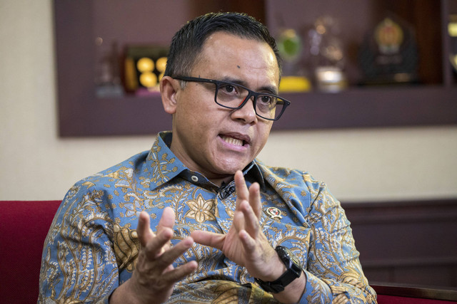 Menteri Pendayagunaan Aparatur Negara dan Reformasi Birokrasi Indonesia, Abdullah Azwar Anas saat ditemui di kantornya, Jakarta, Selasa (22/2). Foto: Aditia Noviansyah/kumparan
