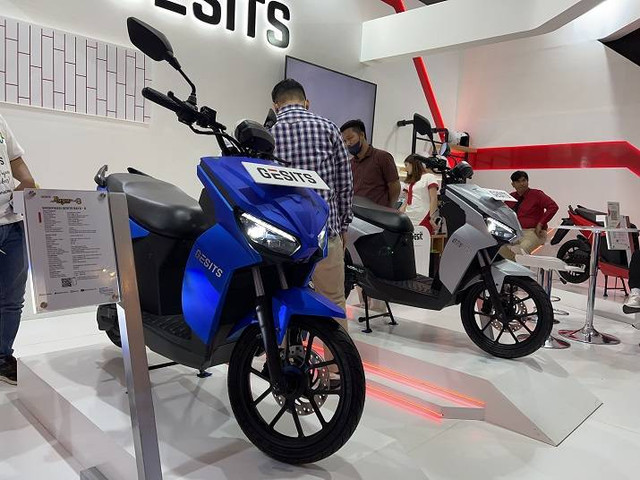 Motor listrik Gesits Raya tampil di IIMS 2023. Foto: Sena Pratama/kumparan