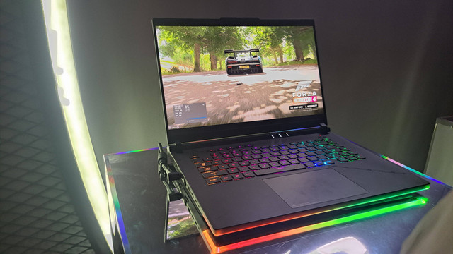 Asus 2023 Asus ROG Strix Scar 16/18. Foto: Rian Ramadhan/kumparan