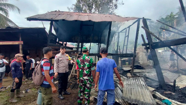 Kebakaran di Kecamatan Jaya, Kabupaten Aceh Jaya. Foto: BPBD Aceh Jaya