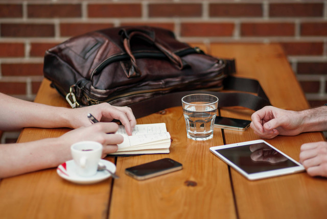 cafe untuk rapat di solo/gambar hanya ilustrasi. sumber foto : unsplash/alejandro.
