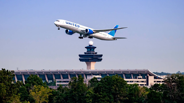 Pesawat United Airlines. Foto: Andrew Mauro/Shutterstock