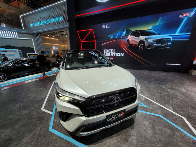 Toyota Corolla Cross Hybrid EV GR Sport. Foto: Rizki Fajar Novanto/kumparan