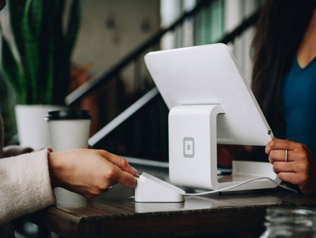 Ilustrasi Potongan Bulanan Bank BNI. Foto: Unsplash.com/PatrickTomasso