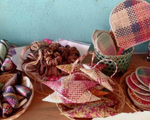 produk hhbk dari anyaman pandan. (Foto : Salmah | Yayasan Palung).