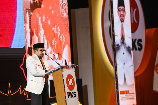 Ketua Majelis Syuro PKS, Salim Segaf Al Jufri memberikan pesan kebangsaan rapat kerja nasional (rakernas) PKS 2023 di Jakarta, Jumat (24/2/2023). Foto: Asprilla Dwi Adha/ANTARA FOTO