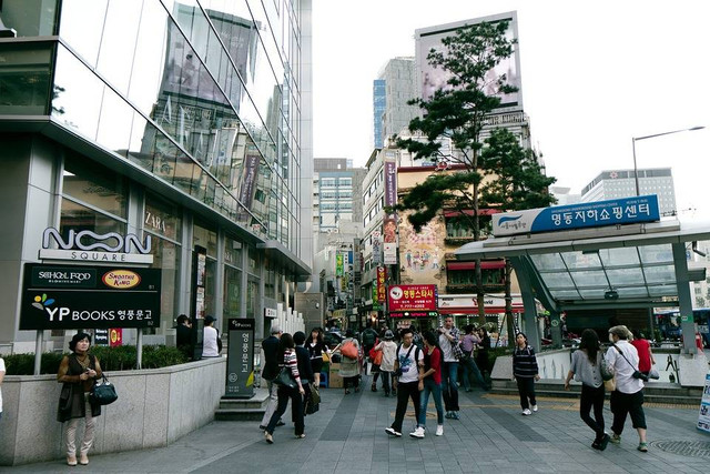 Myeongdong Seoul Korea / sumber: Pixabay. https://pixabay.com/images/id-326134/